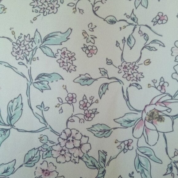 LA VIE EN ROSE White Floral Robe w Lace Small / Medium --- - Picture 6 of 7